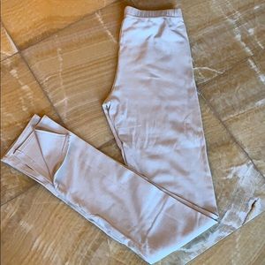 Uniqlo off-white ribbed leggings